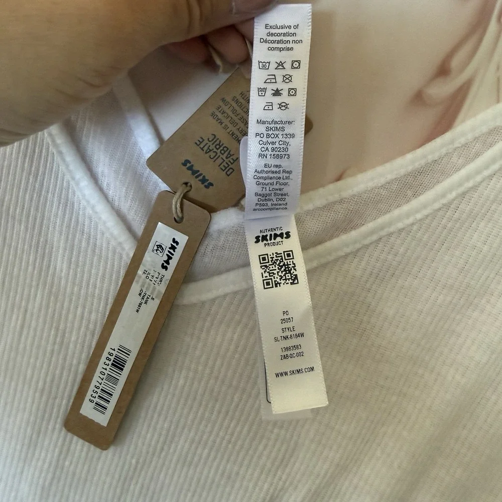 Skims Threadbare Rib V Neck Tank In Snow (White) Size Medium NWT